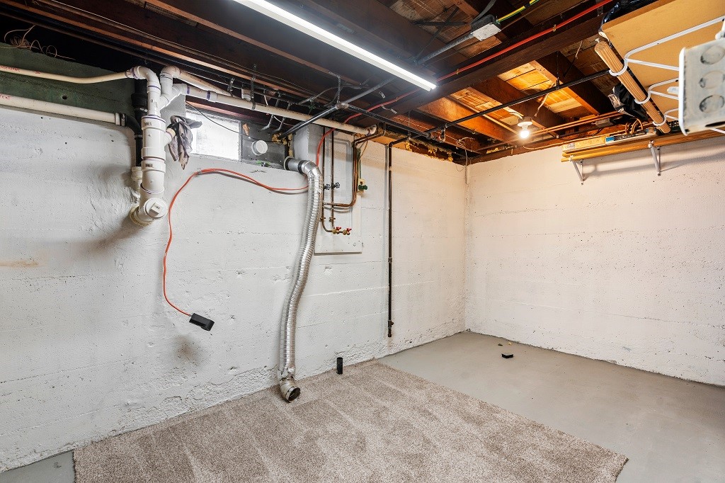 992 Main Avenue Warwick, RI 02886 - Photo 28 of 44