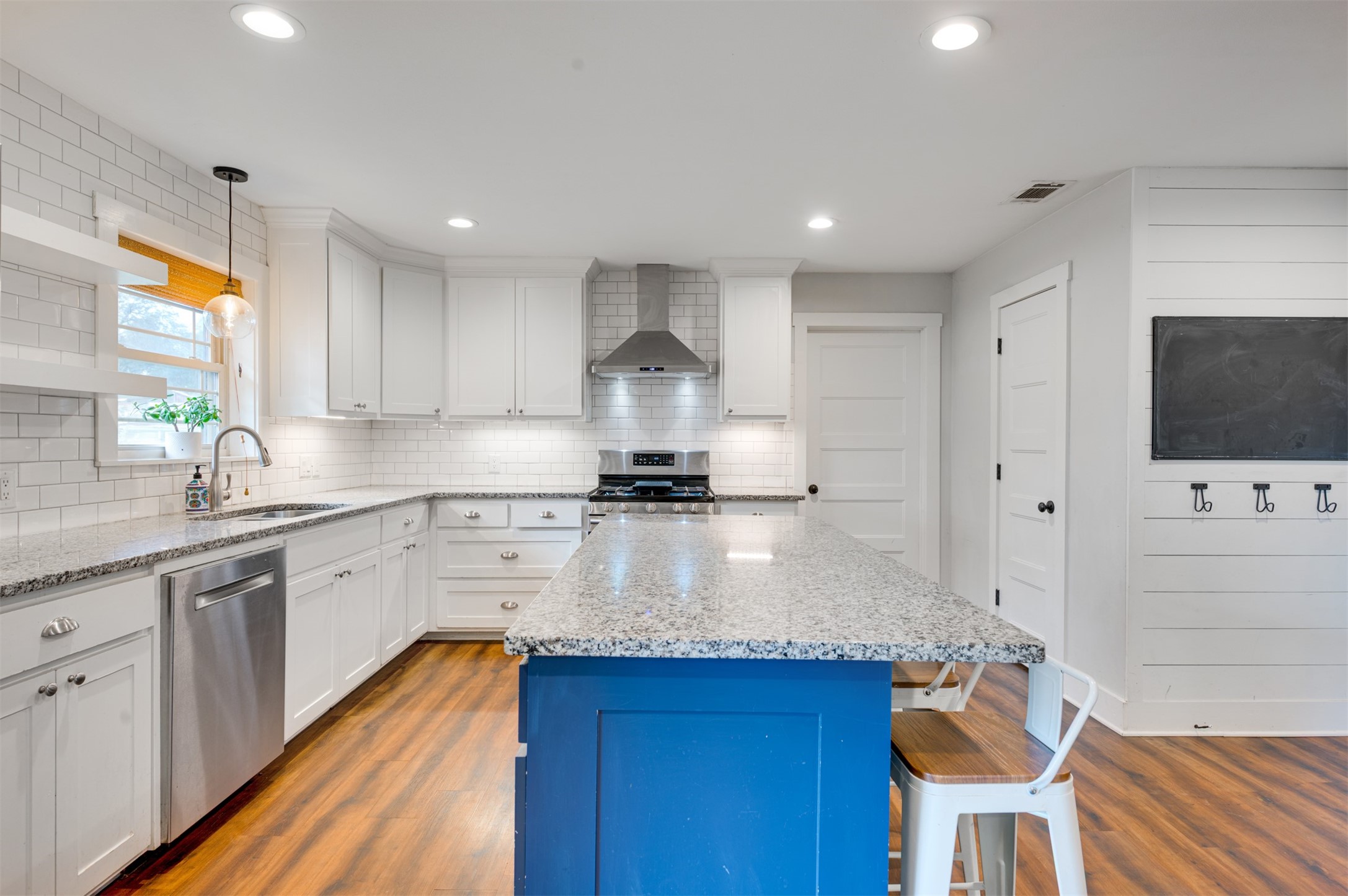 215 Perryman Road Lindale, TX 75771 - Photo 13 of 44 Window overlooking Front yard and able to see Backyard