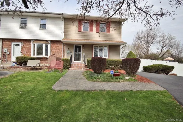 $370,000 | 35 Black Stallion Court, Middletown, NY 10940