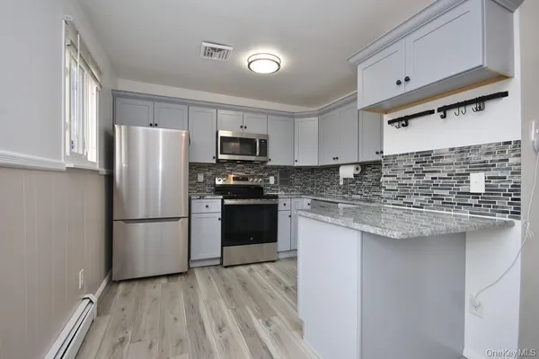 $370,000 | 35 Black Stallion Court, Middletown, NY 10940