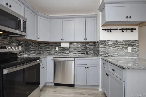 $370,000 | 35 Black Stallion Court, Middletown, NY 10940