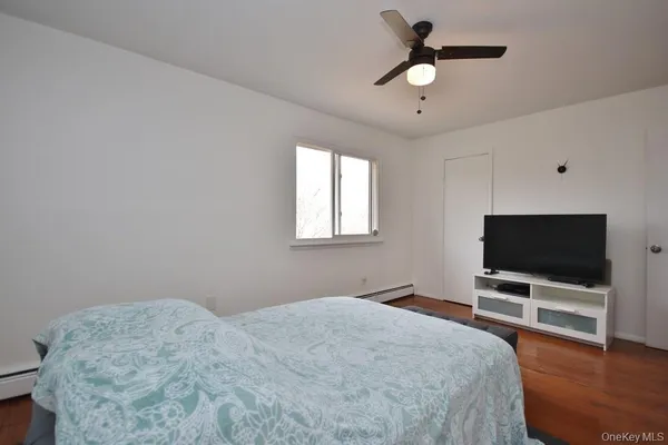 $370,000 | 35 Black Stallion Court, Middletown, NY 10940