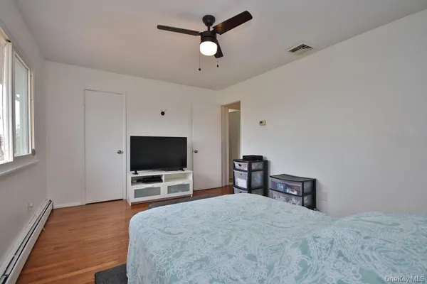 $370,000 | 35 Black Stallion Court, Middletown, NY 10940