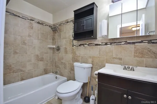 $370,000 | 35 Black Stallion Court, Middletown, NY 10940