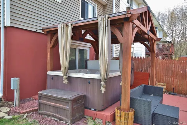 $370,000 | 35 Black Stallion Court, Middletown, NY 10940