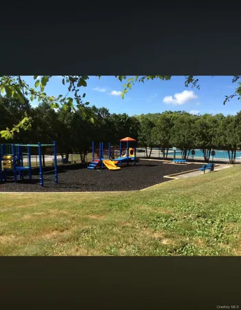 $370,000 | 35 Black Stallion Court, Middletown, NY 10940