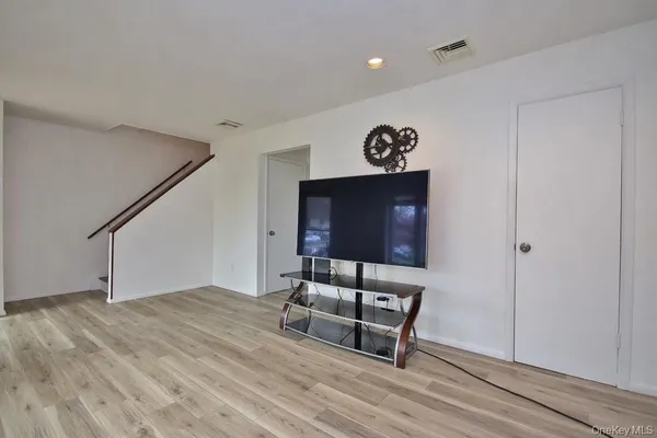 $370,000 | 35 Black Stallion Court, Middletown, NY 10940