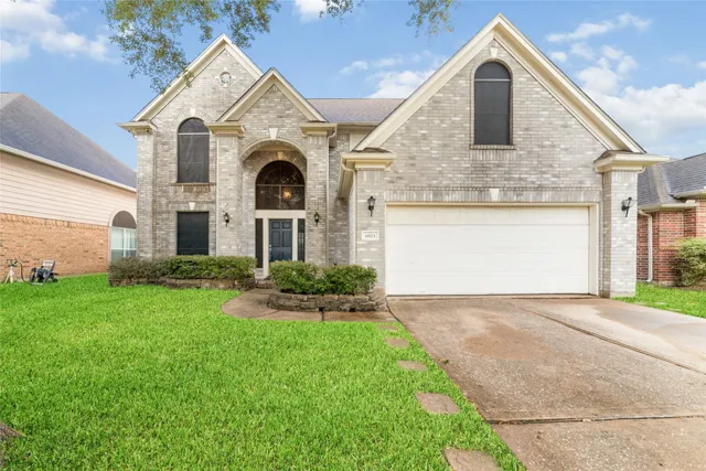 $349,900 | 6923 Crystal Dowels Drive, Pasadena, TX 77505