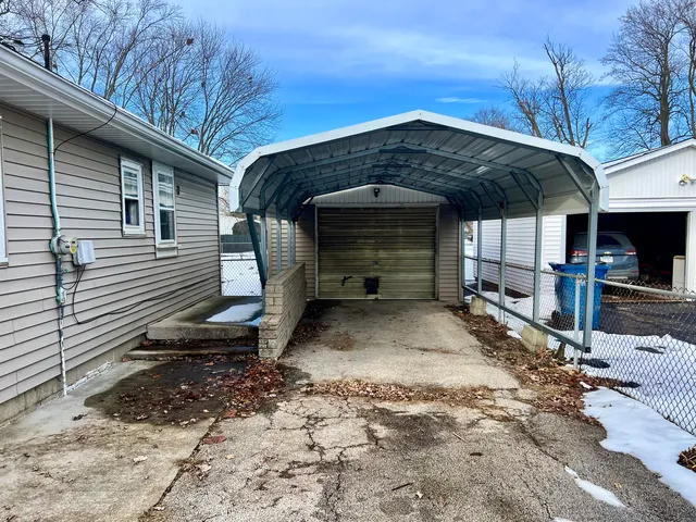 $69,900 | 221 West 7th Street, Tilton, IL 61833