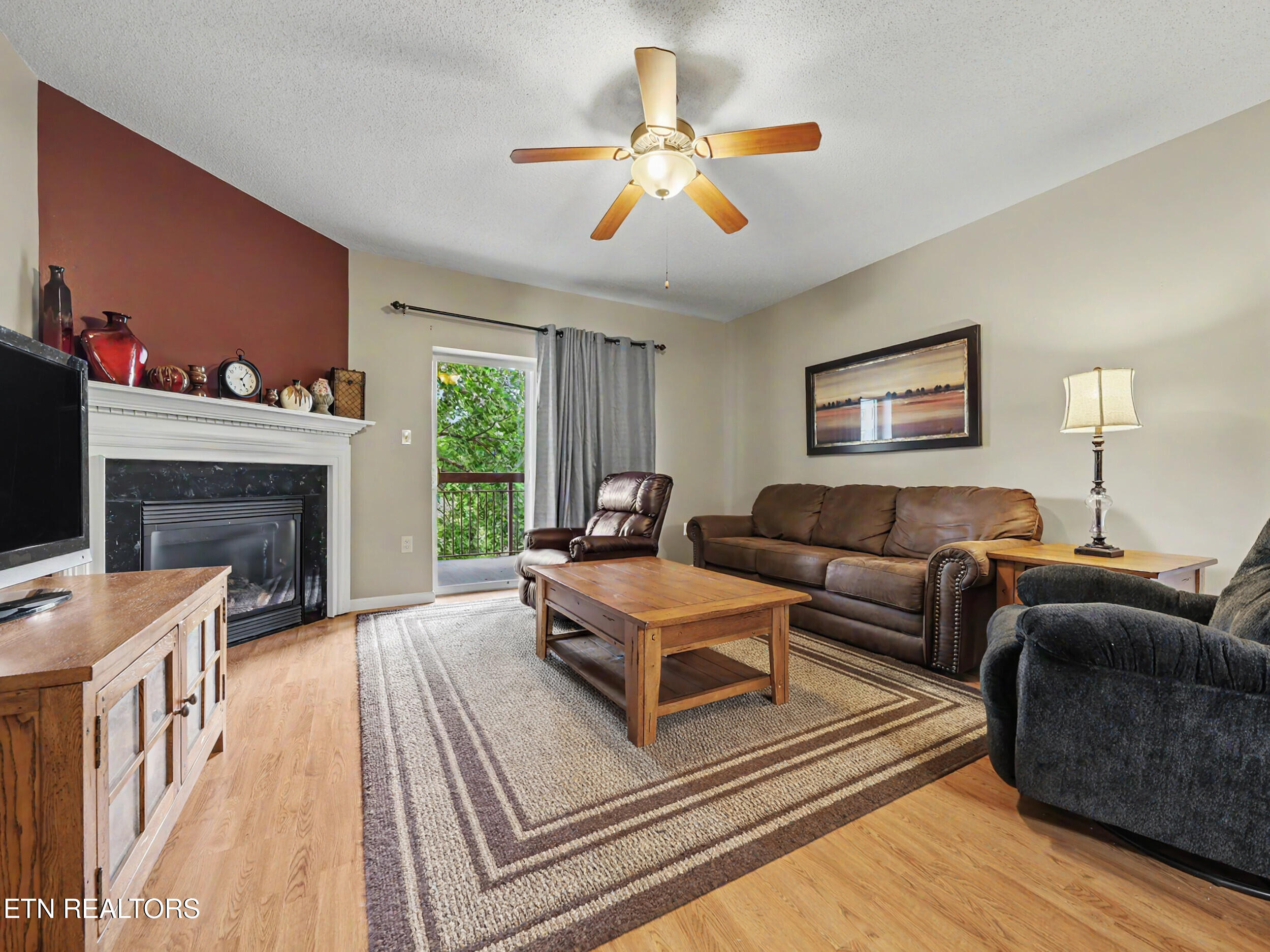3919 South River Road, Unit 305 Pigeon Forge, TN 37863 - Photo 6 of 47 6_img_5092