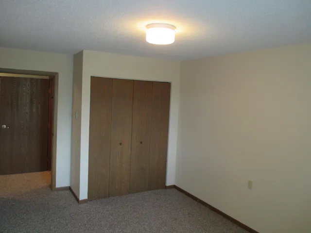 $705 | 701 North 7th Street, Unit 102, Olivia, MN 56277