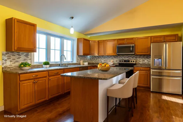 $600,000 | 6 Gosse's Hill Road, Camden, ME 04843