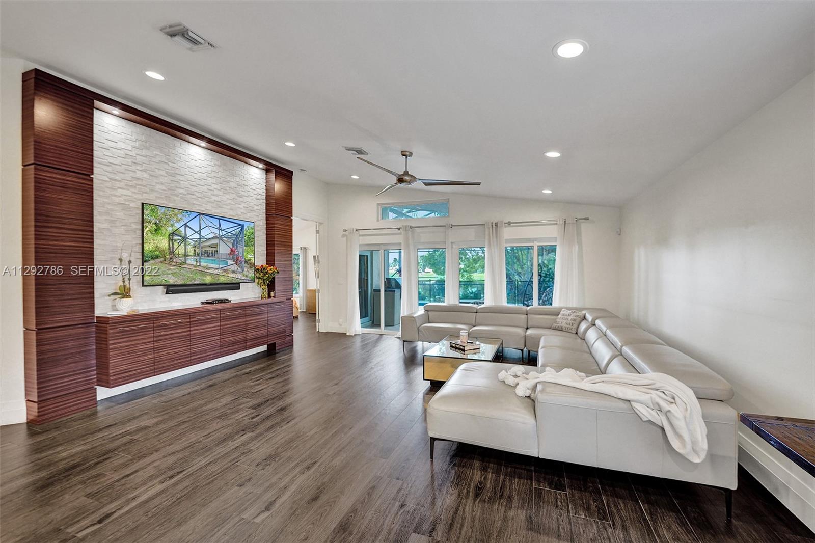 10150 Camelback Lane Boca Raton, FL 33498 - Photo 10 of 67 Gallery Image 10