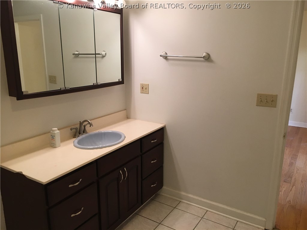 1013 Pine Road Charleston, WV 25314 - Photo 13 of 22 Master bathroom