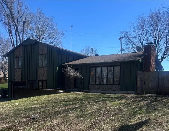$255,000 | 608 East 14th Terrace, Ottawa, KS 66067