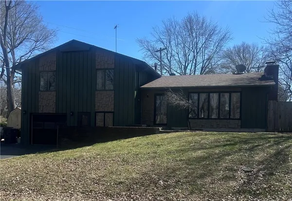 $255,000 | 608 East 14th Terrace, Ottawa, KS 66067