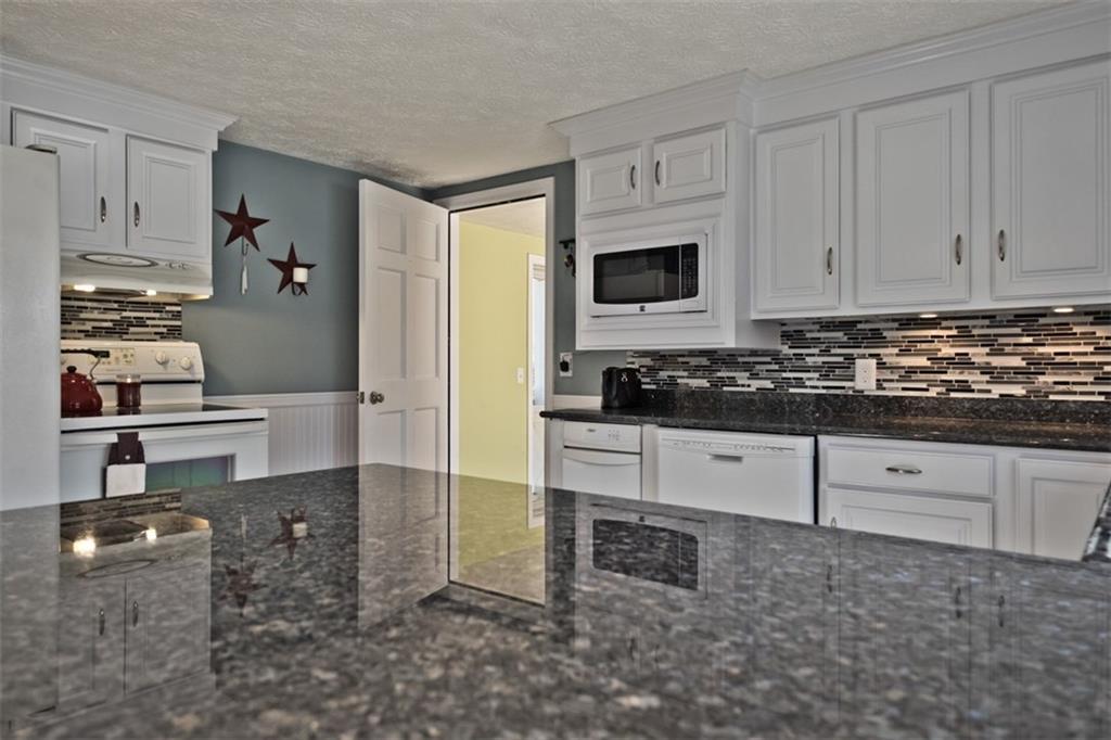 3 Greenacre Road Old Orchard Beach, ME 04064 - Photo 11 of 34 Photo