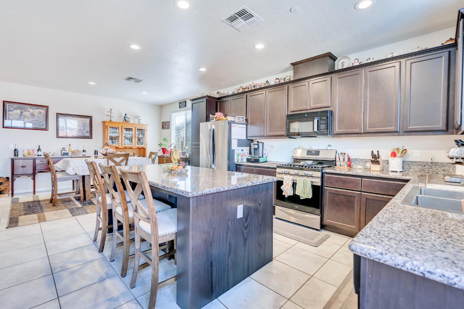 652 Pinelli Drive Los Banos, CA 93635 - Photo 13 of 51