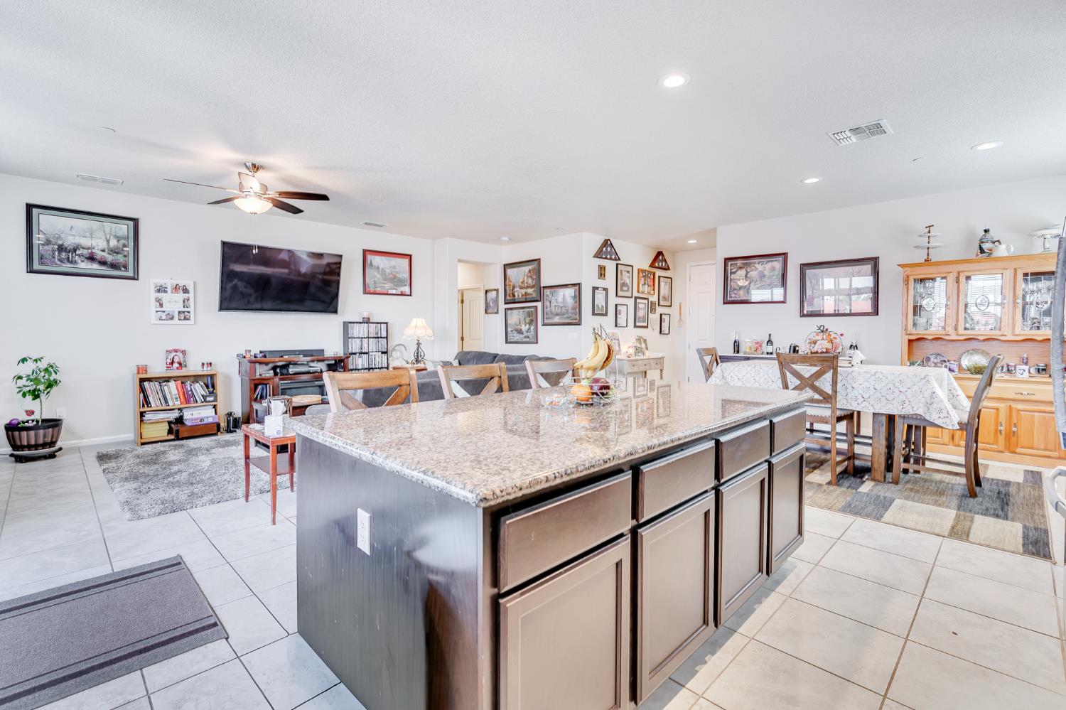 652 Pinelli Drive Los Banos, CA 93635 - Photo 14 of 51