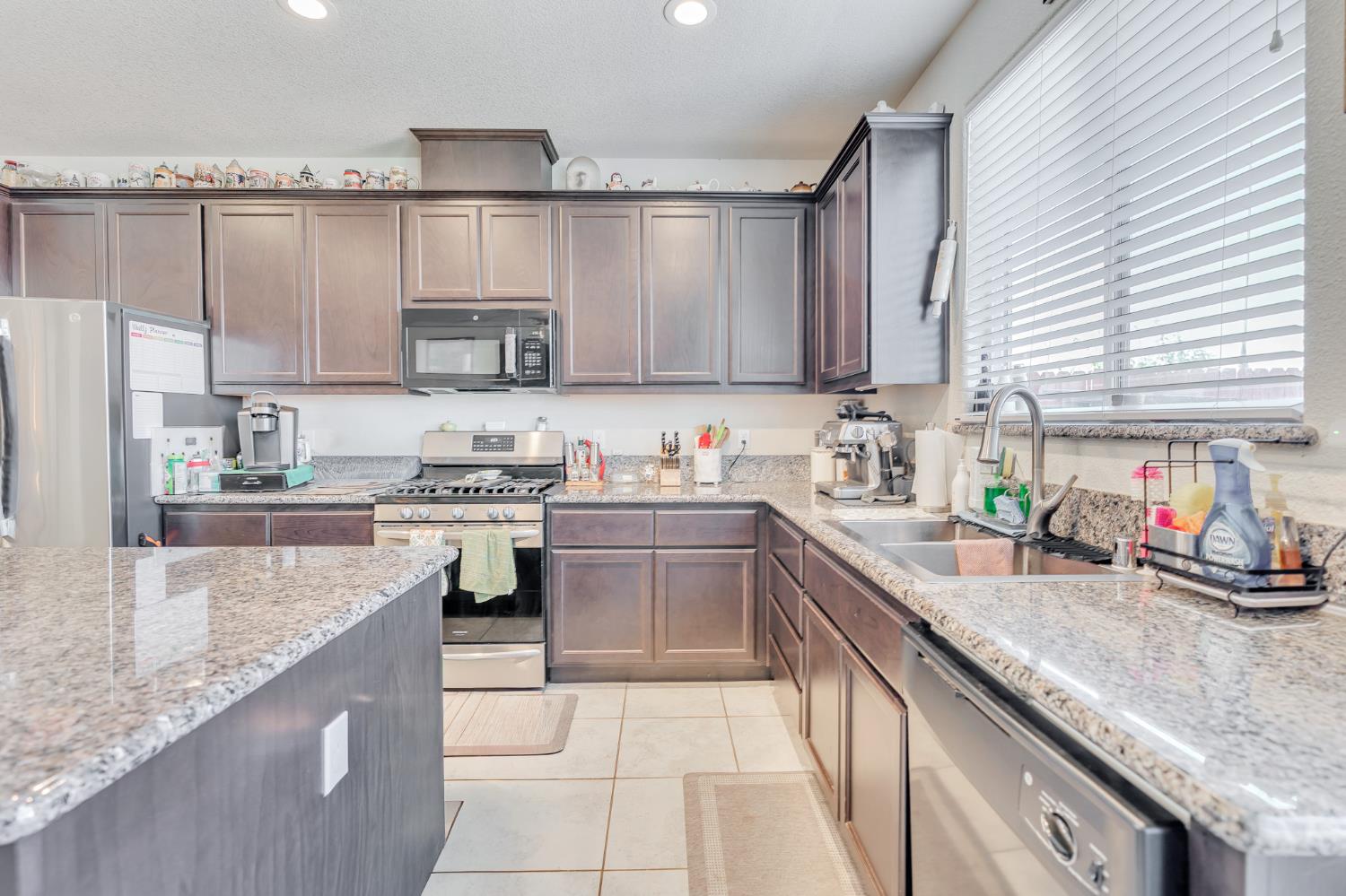 652 Pinelli Drive Los Banos, CA 93635 - Photo 16 of 51
