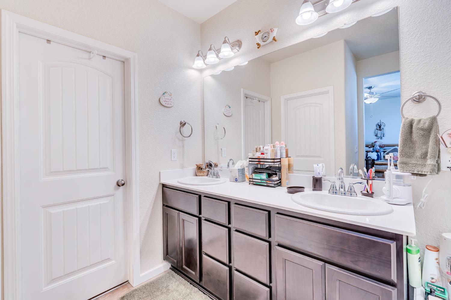 652 Pinelli Drive Los Banos, CA 93635 - Photo 39 of 51