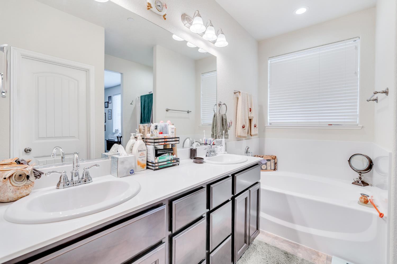 652 Pinelli Drive Los Banos, CA 93635 - Photo 40 of 51