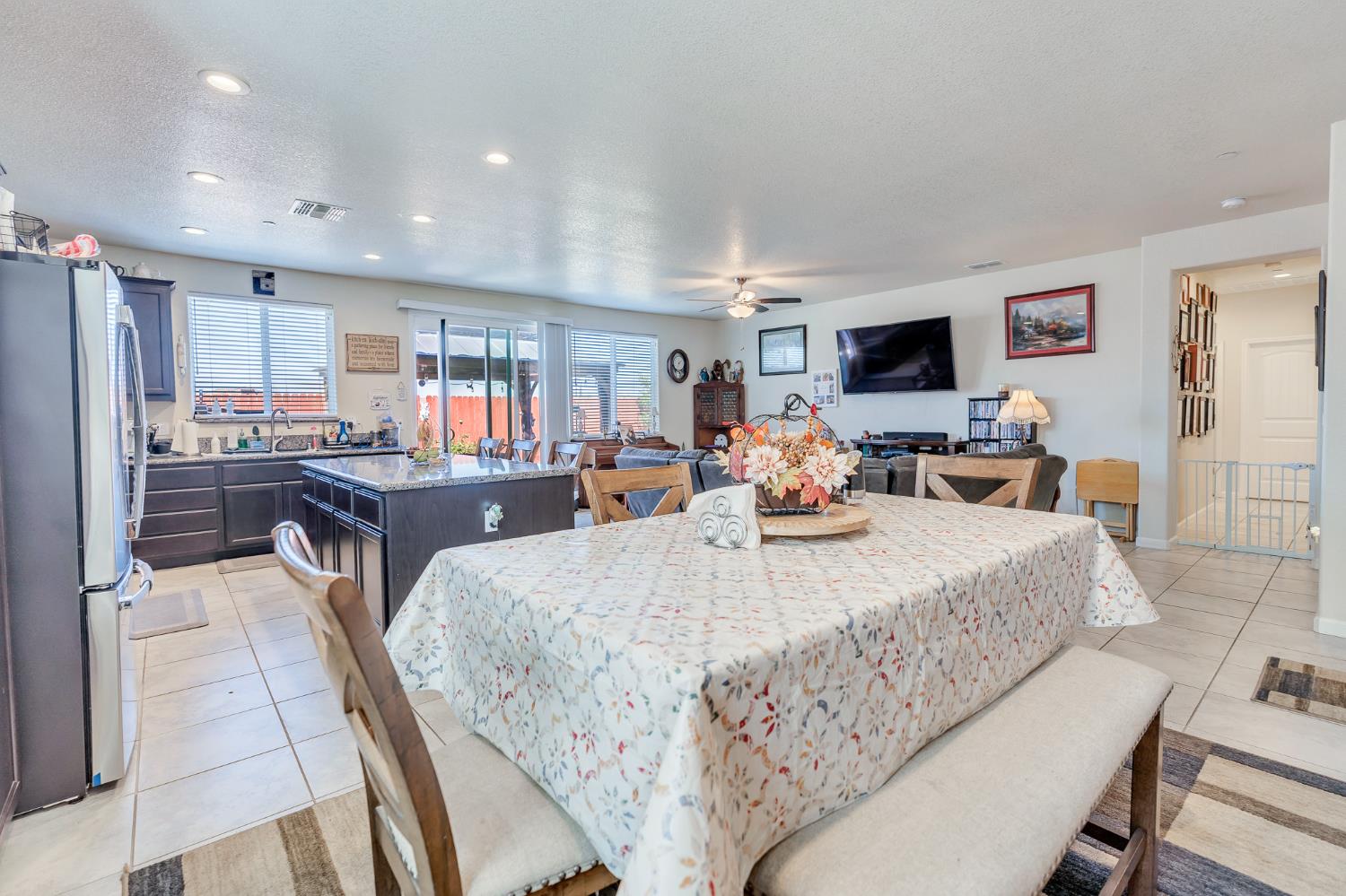 652 Pinelli Drive Los Banos, CA 93635 - Photo 8 of 51