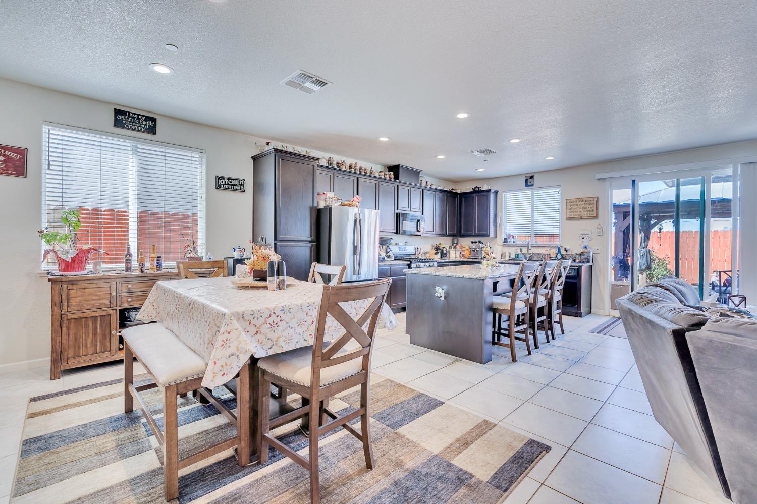 652 Pinelli Drive Los Banos, CA 93635 - Photo 9 of 51