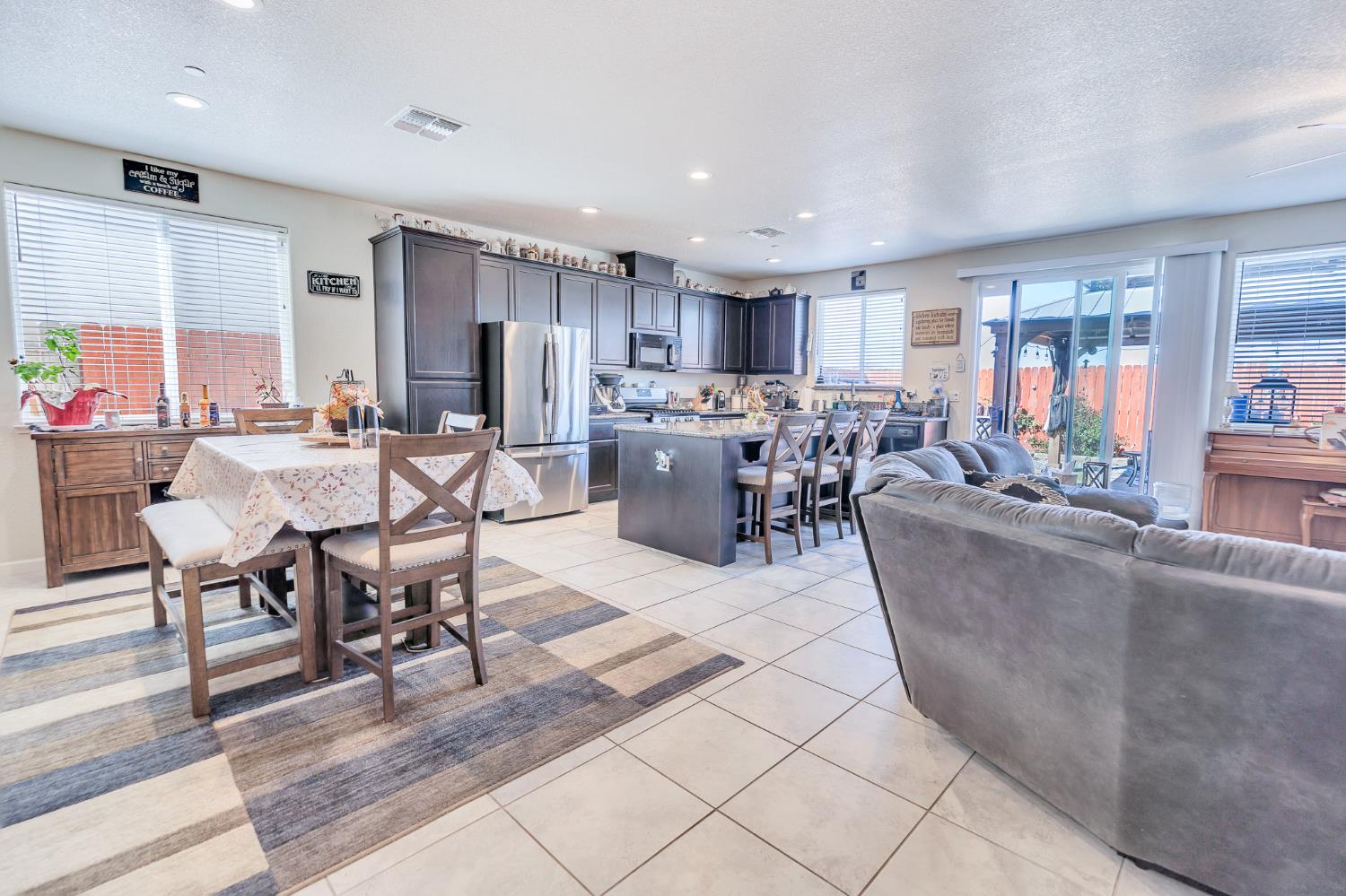 652 Pinelli Drive Los Banos, CA 93635 - Photo 10 of 51