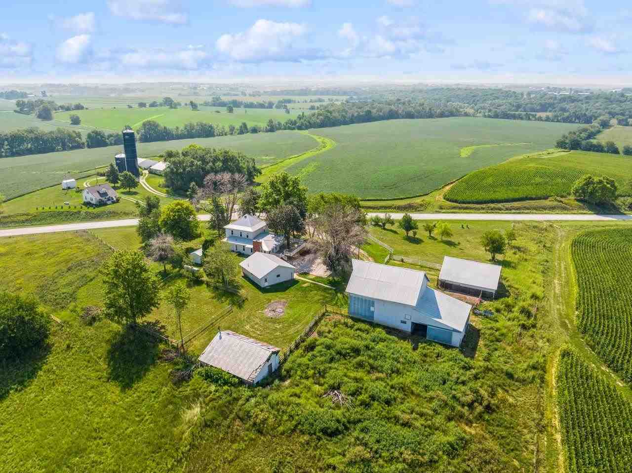 1354 Angle Road Southwest Kalona, IA 52247 - Photo 2 of 42 Gallery Image 2