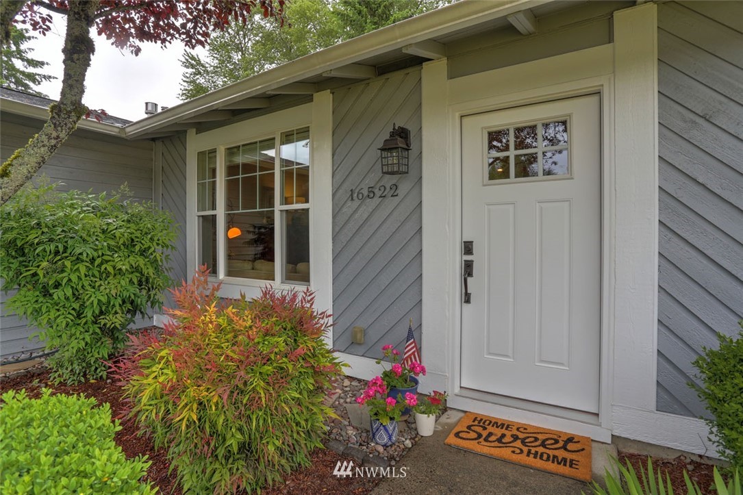 16522 133rd Place Southeast Renton, WA 98058 - Photo 3 of 23 Gallery Image 3