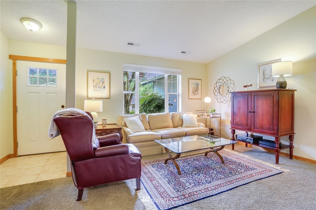 16522 133rd Place Southeast Renton, WA 98058 - Photo 5 of 23 Gallery Image 5