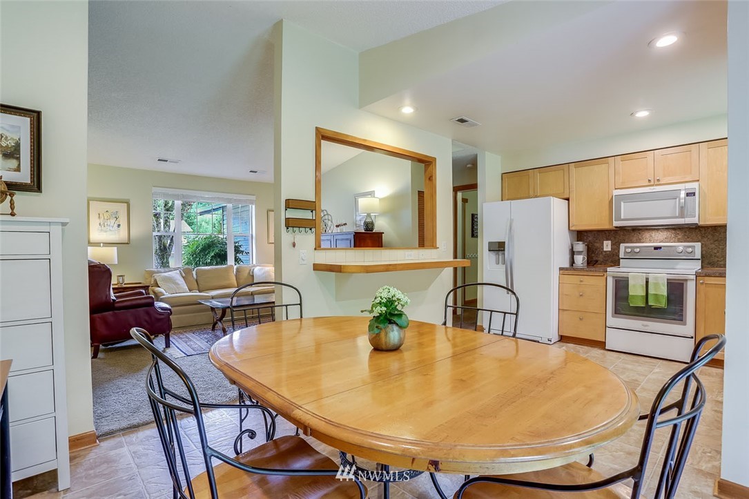 16522 133rd Place Southeast Renton, WA 98058 - Photo 9 of 23 Gallery Image 9