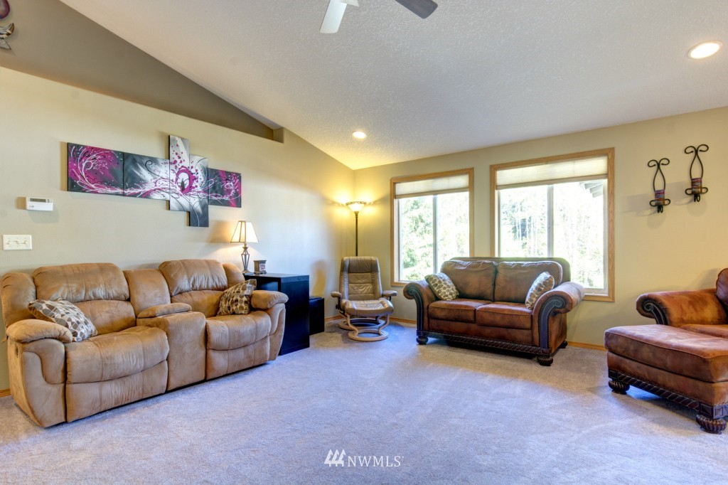 146 Easy Street Road Silverlake, WA 98645 - Photo 3 of 25 Gallery Image 3