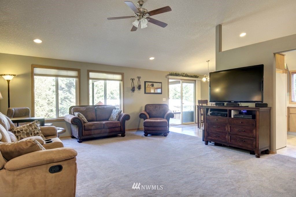 146 Easy Street Road Silverlake, WA 98645 - Photo 4 of 25 Gallery Image 4