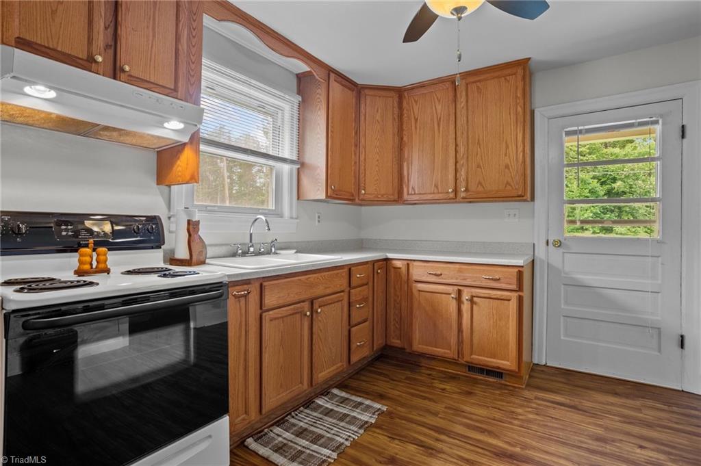 3181 Mosco Road Axton, VA 24054 - Photo 12 of 48