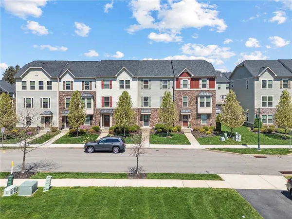 $2,800 | 410 Fairmont Drive, Warrendale, PA 15086