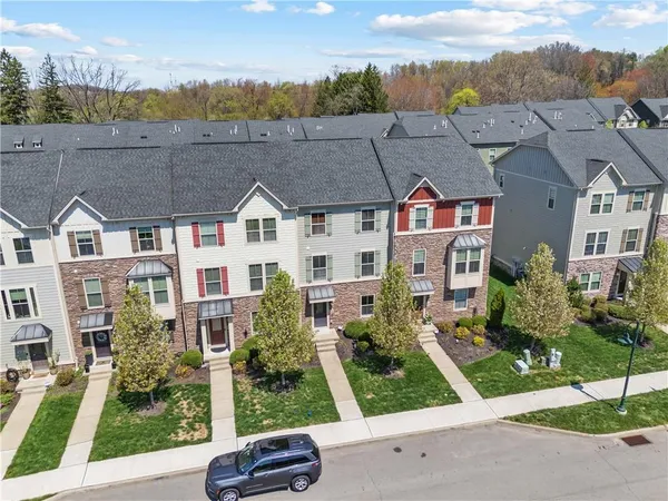 $2,800 | 410 Fairmont Drive, Warrendale, PA 15086
