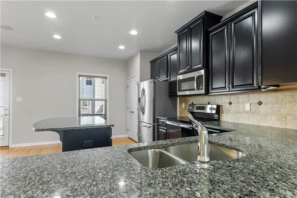 $2,800 | 410 Fairmont Drive, Warrendale, PA 15086