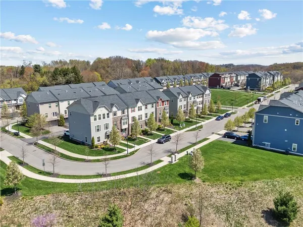 $2,800 | 410 Fairmont Drive, Warrendale, PA 15086