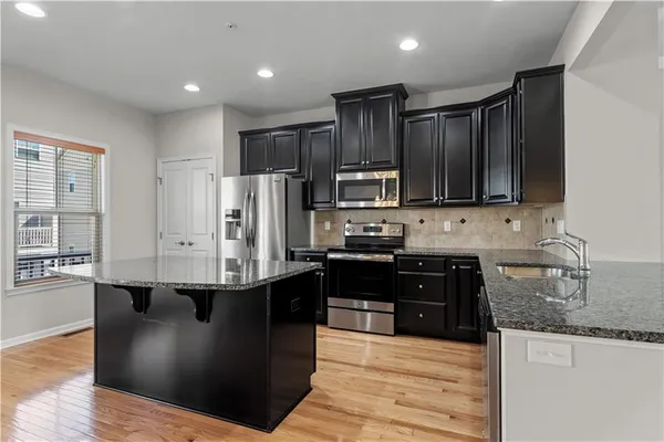 $2,800 | 410 Fairmont Drive, Warrendale, PA 15086