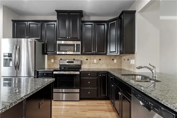 $2,800 | 410 Fairmont Drive, Warrendale, PA 15086