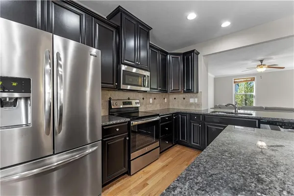 $2,800 | 410 Fairmont Drive, Warrendale, PA 15086