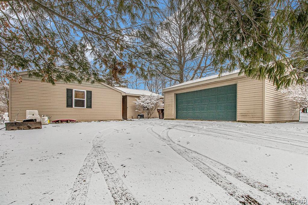 2151 Pleasant Ridge Howell, MI 48843 - Photo 5 of 19