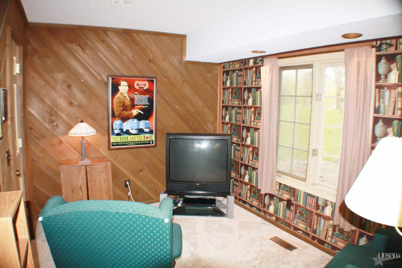 16022 Auburn Road Fort Wayne, IN 46845 - Photo 13 of 30 Gallery Image 13