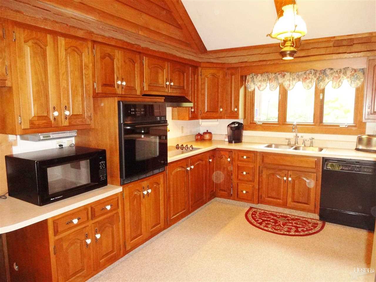 16022 Auburn Road Fort Wayne, IN 46845 - Photo 9 of 30 Gallery Image 9