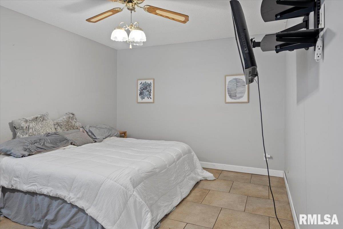 136 Pinehurst Drive Springfield, IL 62704 - Photo 16 of 30 Gallery Image 16
