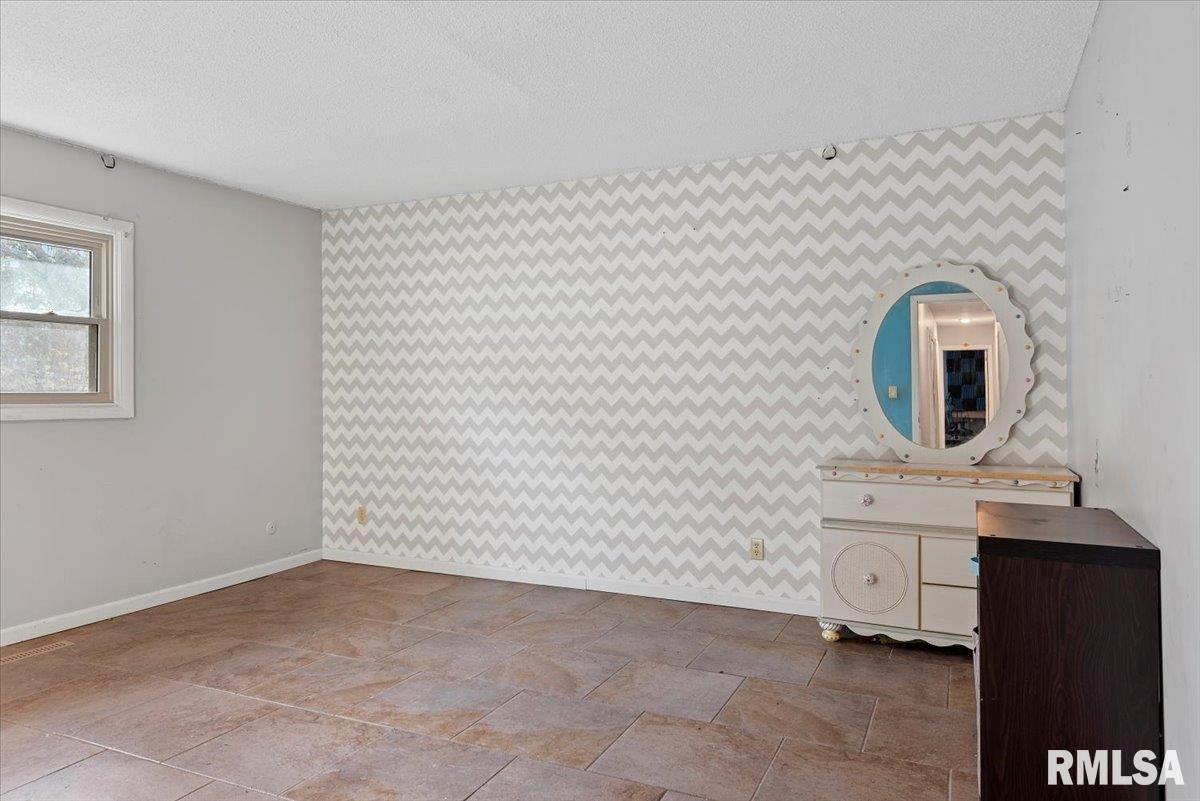 136 Pinehurst Drive Springfield, IL 62704 - Photo 26 of 30 Gallery Image 26