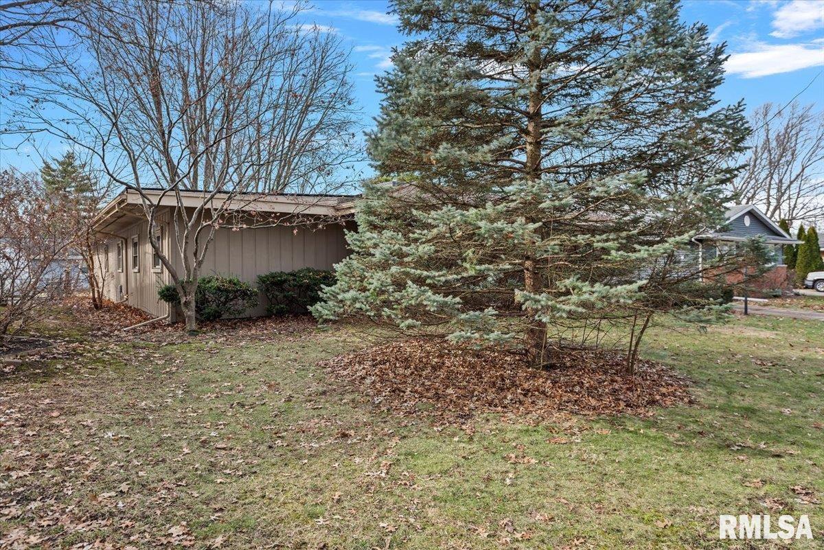136 Pinehurst Drive Springfield, IL 62704 - Photo 3 of 30 Gallery Image 3