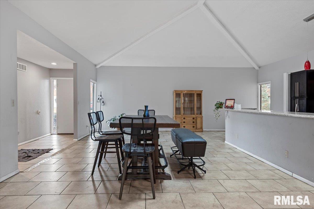 136 Pinehurst Drive Springfield, IL 62704 - Photo 5 of 30 Gallery Image 5